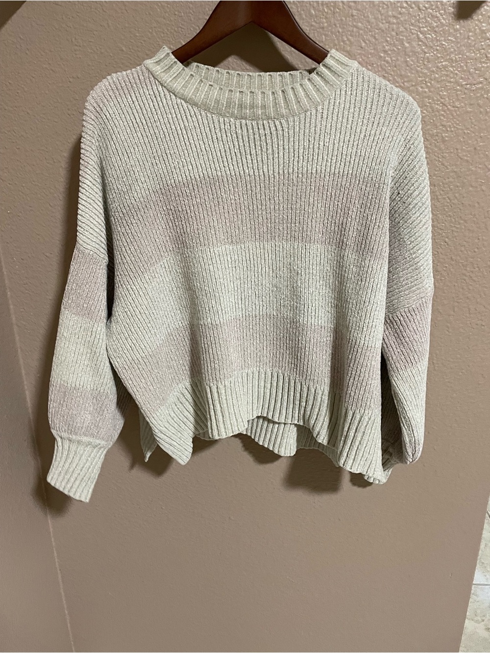 ARULA Cream and Light Beige Ribbed Crewneck Sweater Size X is XL